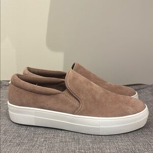 Women's Slip-On Burgundy Steve Madden Suede Sneakers